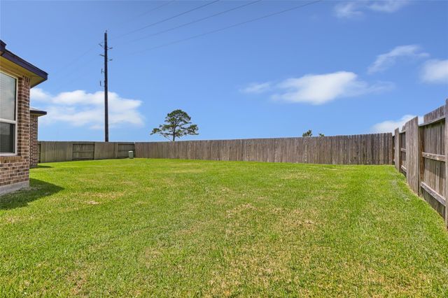 9219 Joe Louis Drive, Baytown, TX 77523
