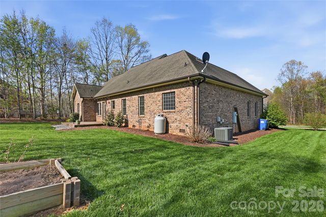 112 Houpe Ridge Lane, Statesville, NC 28625