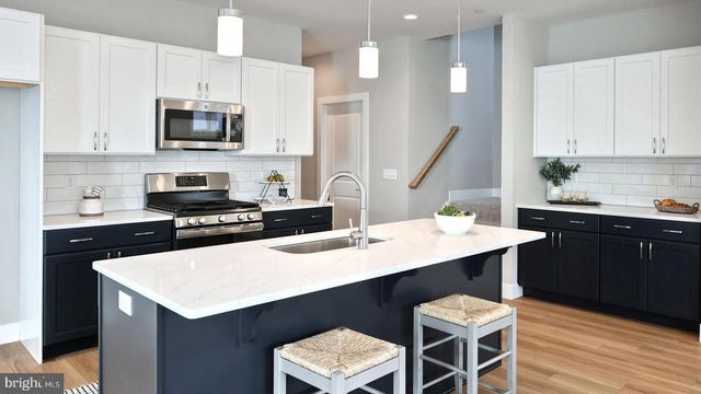 106 FLINT DR, Manheim, PA 17545