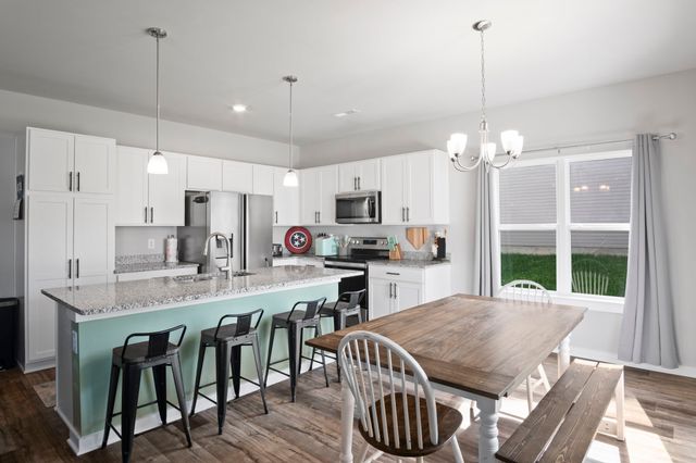 206 Triple Crown Ct, Shelbyville, TN 37160