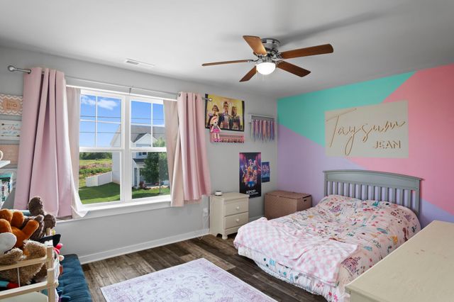 206 Triple Crown Ct, Shelbyville, TN 37160