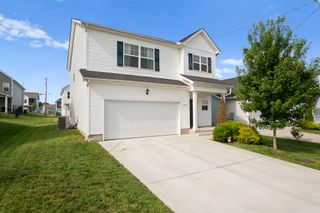 206 Triple Crown Ct, Shelbyville, TN 37160