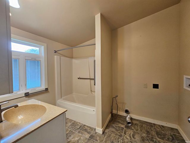 28998 County Road 26, Elkhart, IN 46517