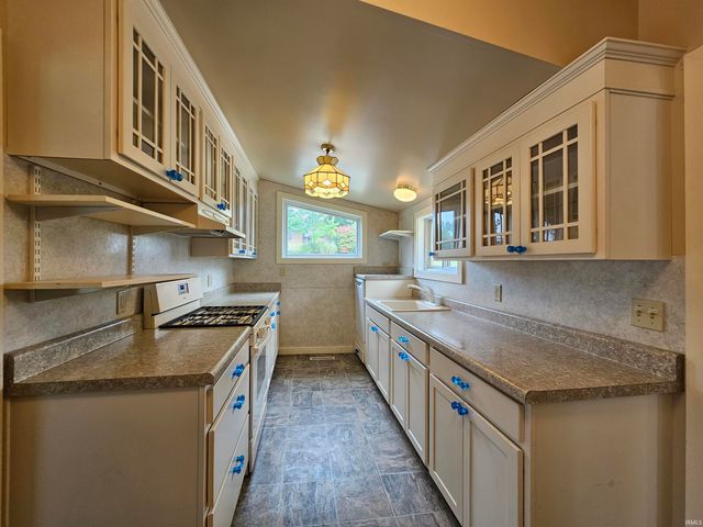 28998 County Road 26, Elkhart, IN 46517