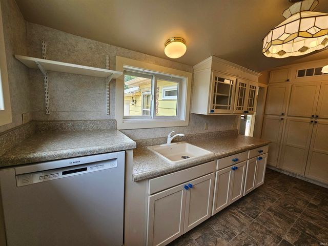 28998 County Road 26, Elkhart, IN 46517