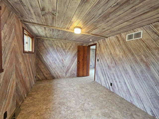28998 County Road 26, Elkhart, IN 46517