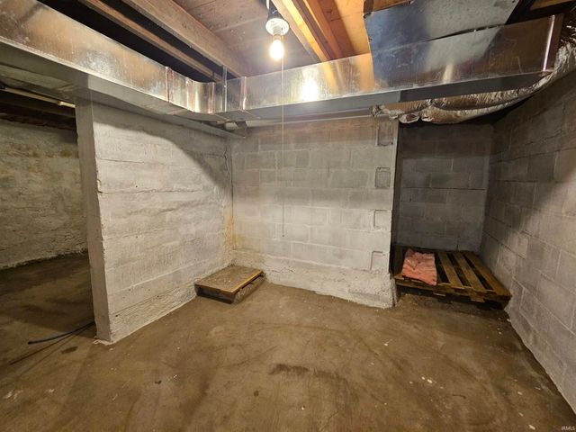 28998 County Road 26, Elkhart, IN 46517