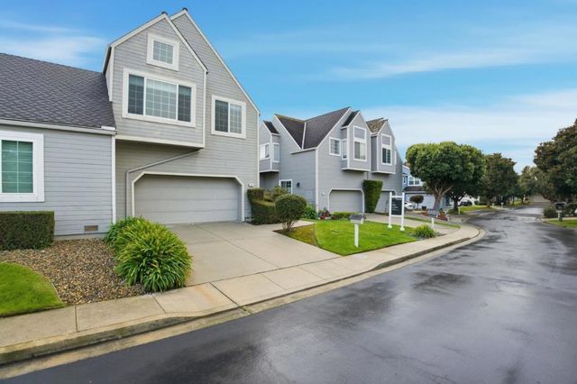 25 Merion Road, Half Moon Bay, CA 94019