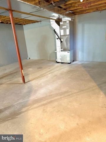 181 LUTZ LN, Port Matilda, PA 16870