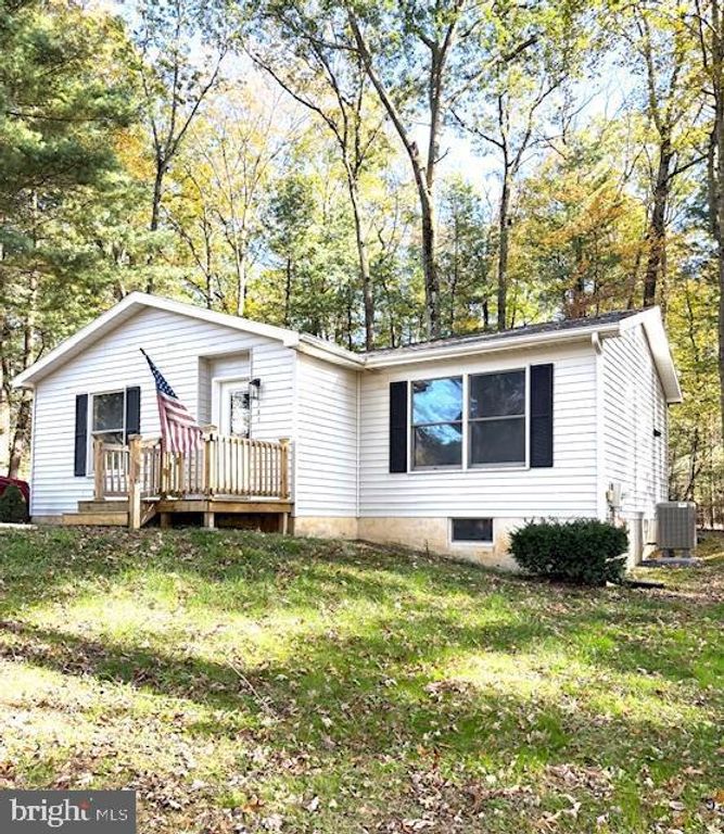 181 LUTZ LN, Port Matilda, PA 16870