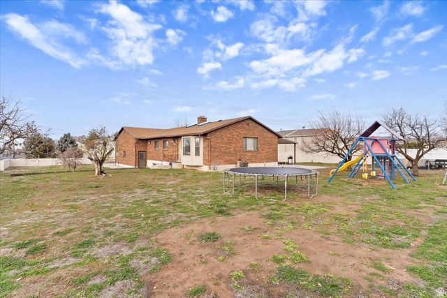 626 W 800 N, Clinton, UT 84015