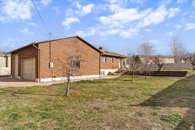 626 W 800 N, Clinton, UT 84015