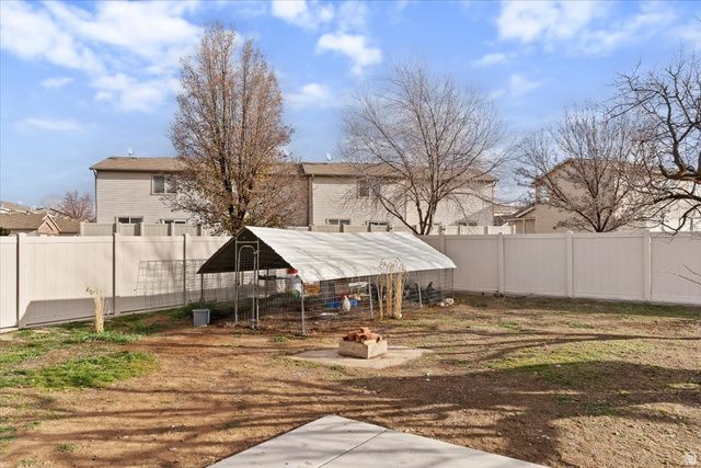 626 W 800 N, Clinton, UT 84015