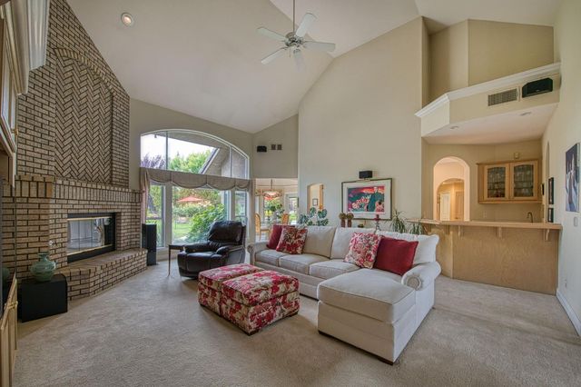 856 E Sutton Drive, Fresno, CA 93720