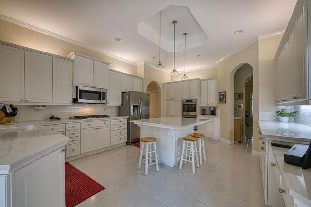 856 E Sutton Drive, Fresno, CA 93720
