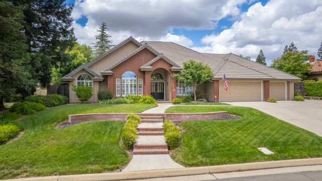 856 E Sutton Drive, Fresno, CA 93720