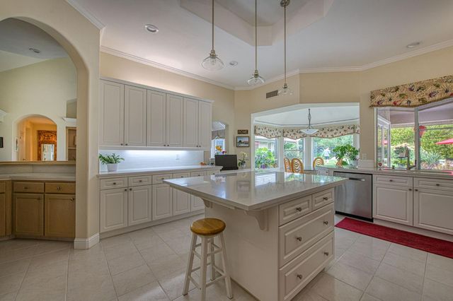 856 E Sutton Drive, Fresno, CA 93720