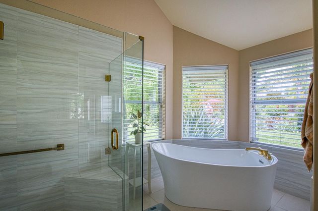 856 E Sutton Drive, Fresno, CA 93720
