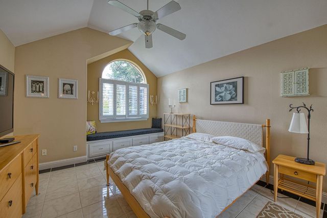 856 E Sutton Drive, Fresno, CA 93720