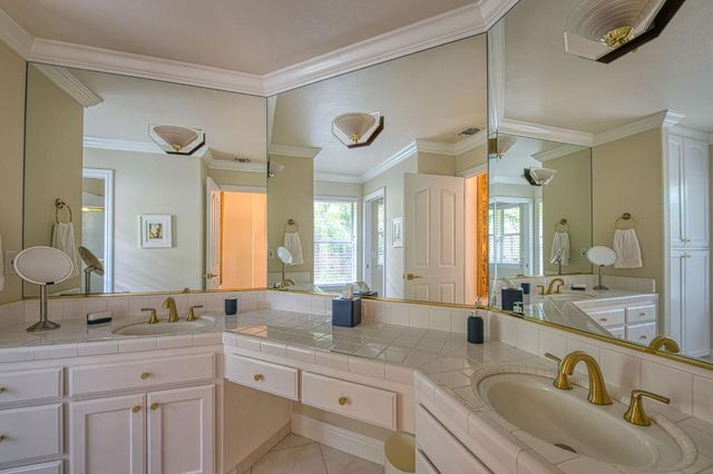 856 E Sutton Drive, Fresno, CA 93720