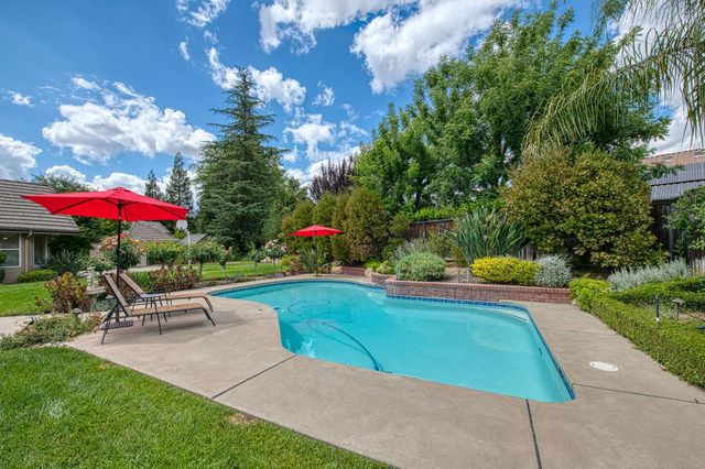 856 E Sutton Drive, Fresno, CA 93720