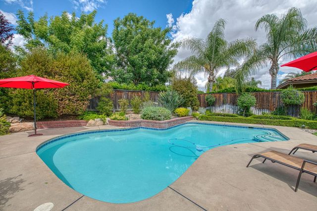 856 E Sutton Drive, Fresno, CA 93720