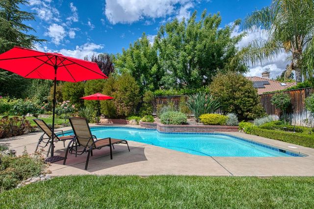 856 E Sutton Drive, Fresno, CA 93720