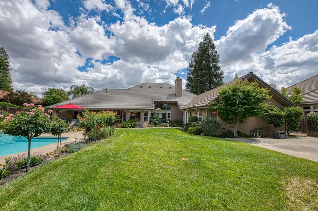 856 E Sutton Drive, Fresno, CA 93720