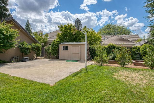 856 E Sutton Drive, Fresno, CA 93720