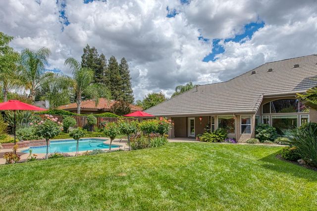 856 E Sutton Drive, Fresno, CA 93720