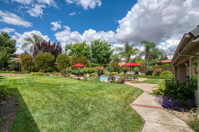 856 E Sutton Drive, Fresno, CA 93720