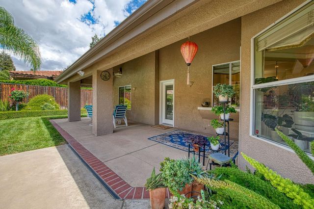 856 E Sutton Drive, Fresno, CA 93720