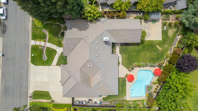 856 E Sutton Drive, Fresno, CA 93720