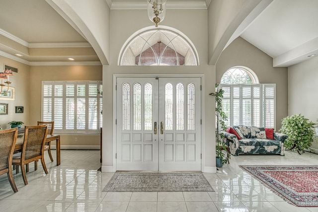 856 E Sutton Drive, Fresno, CA 93720