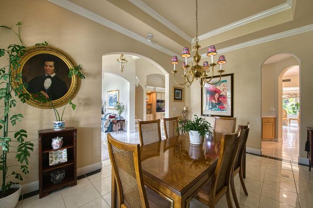 856 E Sutton Drive, Fresno, CA 93720
