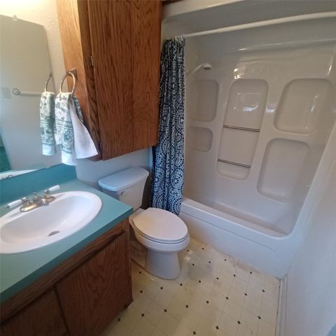 3916 Crescent Drive, Bay City, TX 77414