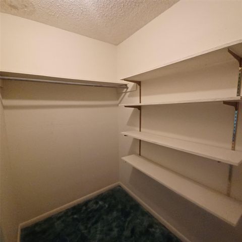 3916 Crescent Drive, Bay City, TX 77414