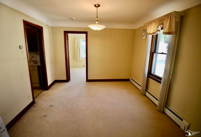 29386 Walnut Street, Flat Rock, MI 48134