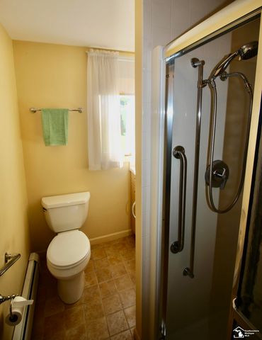 29386 Walnut Street, Flat Rock, MI 48134