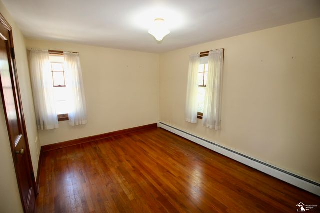 29386 Walnut Street, Flat Rock, MI 48134