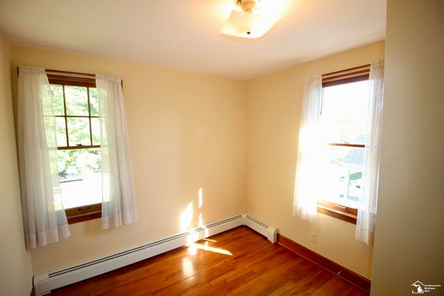 29386 Walnut Street, Flat Rock, MI 48134
