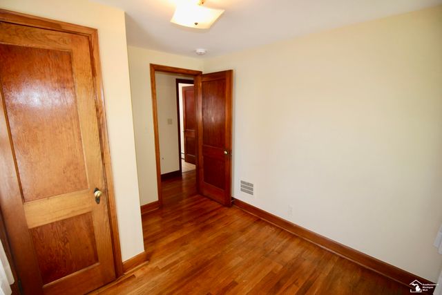 29386 Walnut Street, Flat Rock, MI 48134