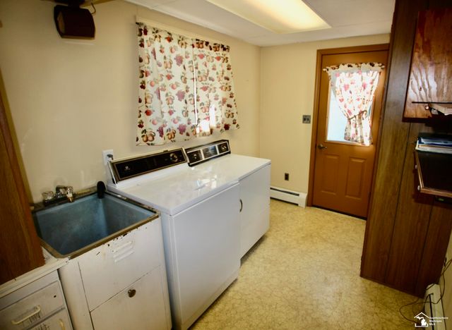 29386 Walnut Street, Flat Rock, MI 48134