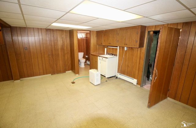 29386 Walnut Street, Flat Rock, MI 48134