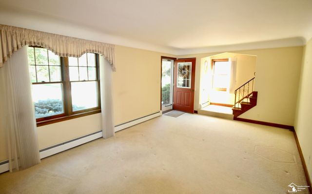 29386 Walnut Street, Flat Rock, MI 48134