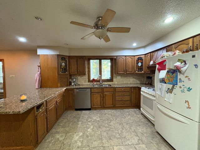 102 Maple Street, Cedar Point, IL 61316