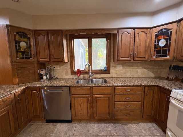 102 Maple Street, Cedar Point, IL 61316