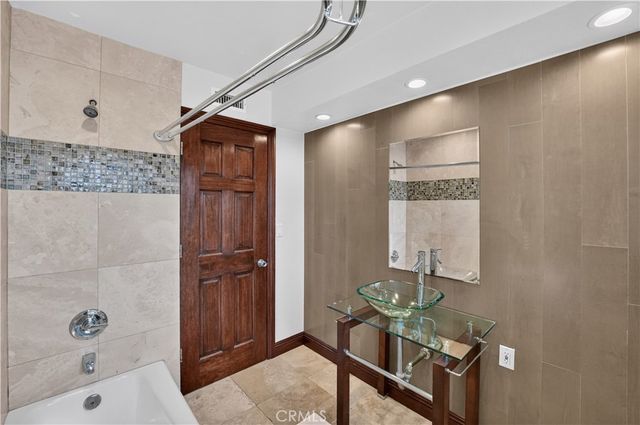 1201 N Lincoln Avenue, Fullerton, CA 92831