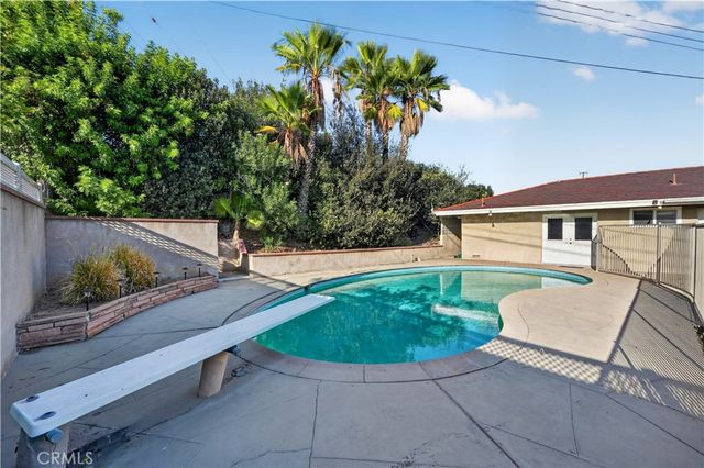 1201 N Lincoln Avenue, Fullerton, CA 92831