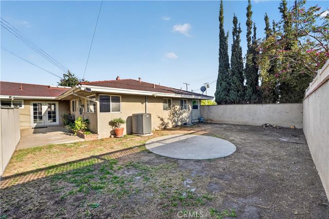 1201 N Lincoln Avenue, Fullerton, CA 92831